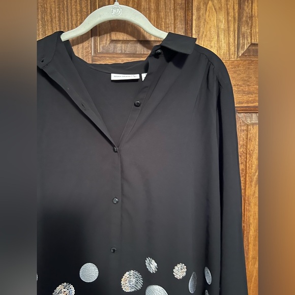 Susan Graver Black Silver Sequin Button Up Blouse Size Medium - Picture 9 of 10